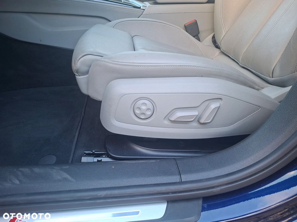 Audi A4 Limousine - 13
