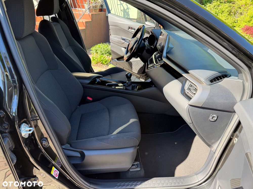Toyota C-HR 1.2 Turbo Team Deutschland - 27