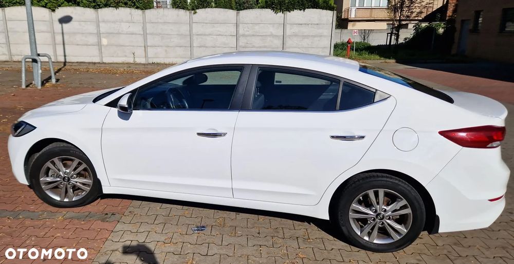 Hyundai Elantra 1.6 Comfort - 2
