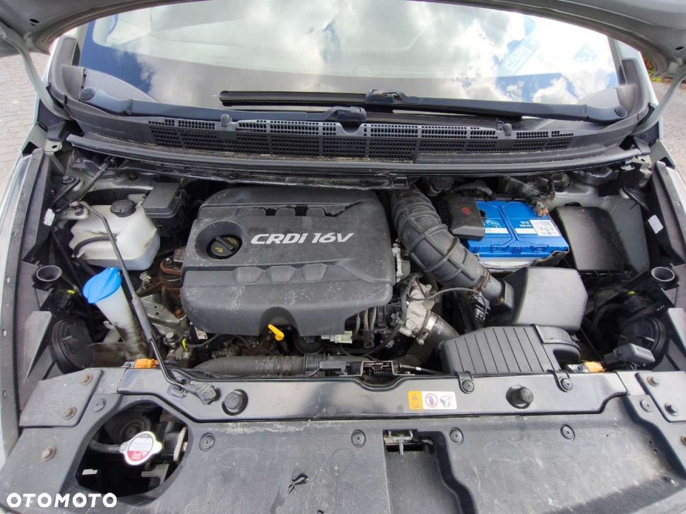 Kia Carens - 19