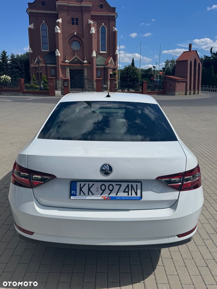 Skoda Superb 1.6 TDI Ambition DSG - 9