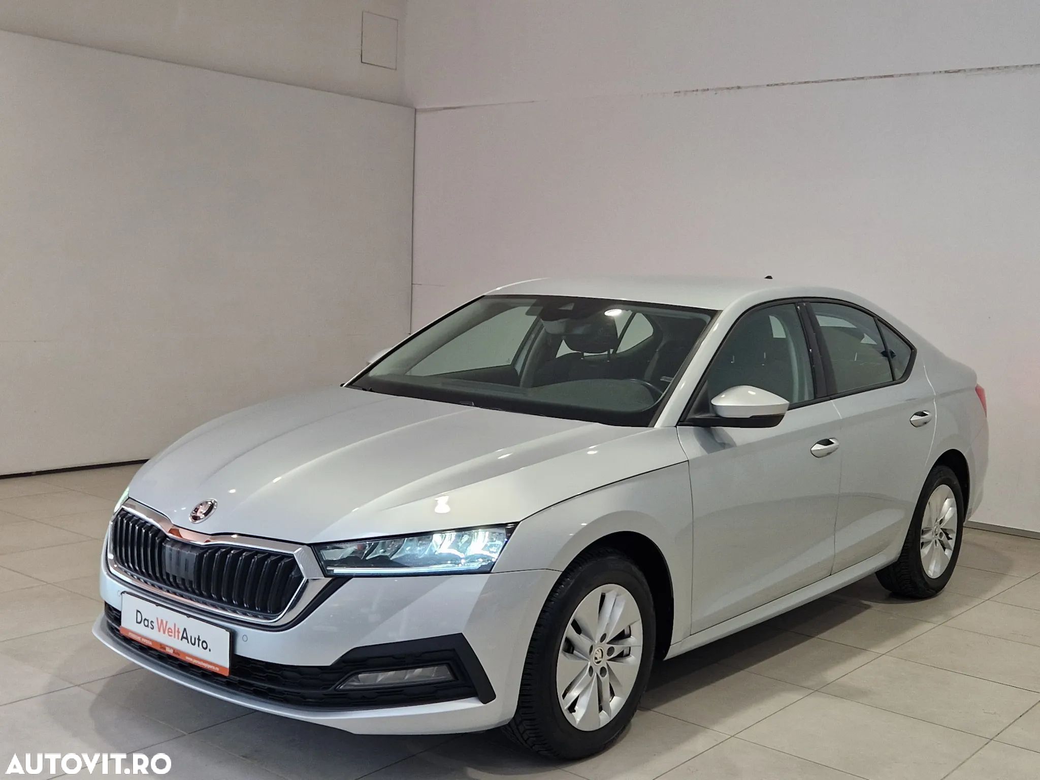 Skoda Octavia 2.0 TDI DSG Ambition - 1