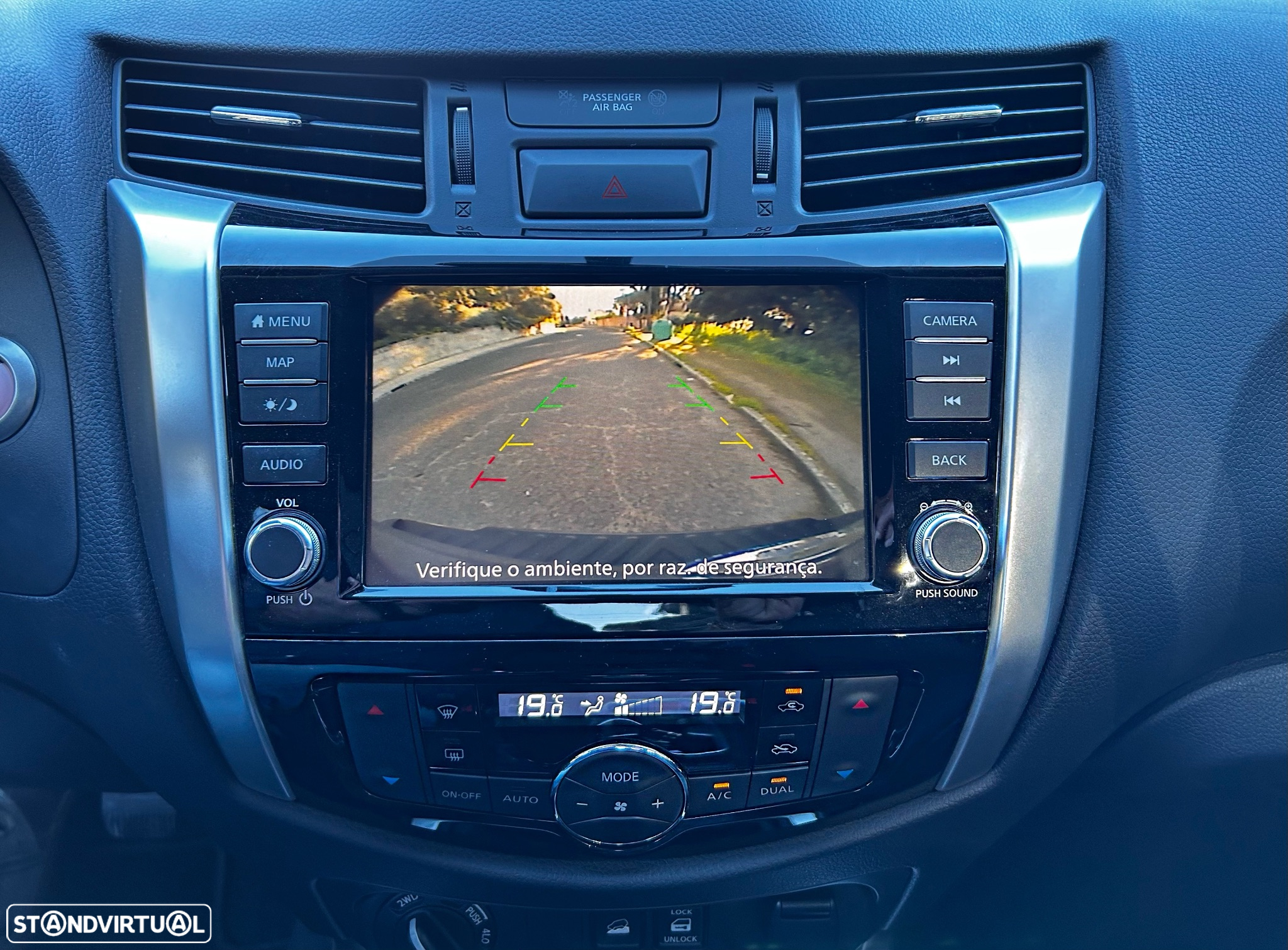 Nissan Navara 2.3 dCi CD 4WD N-Connecta Nav - 12