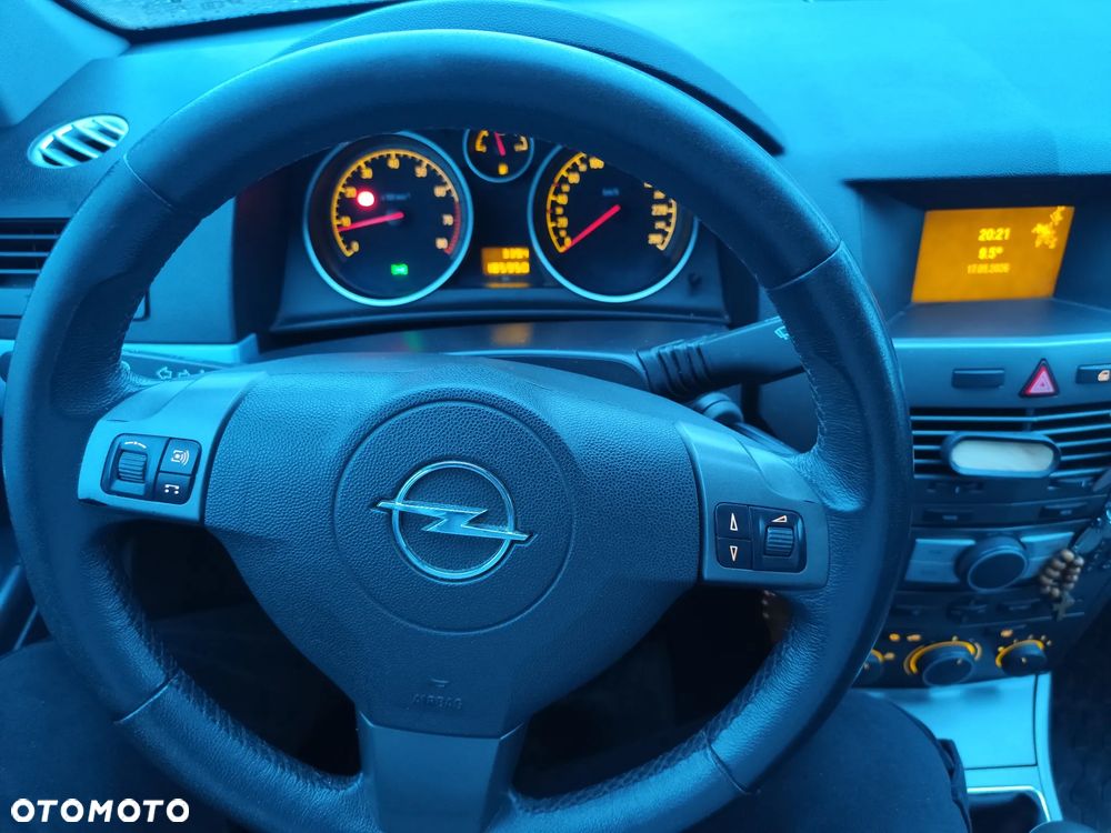 Opel Astra 1.6 NAVI - 16