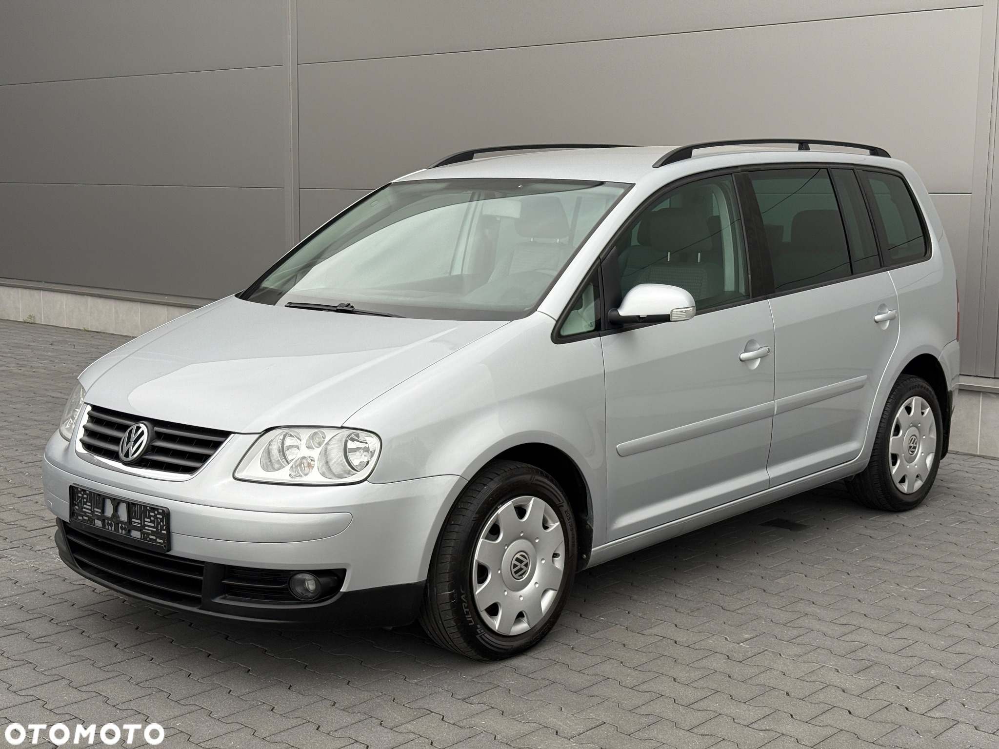 Volkswagen Touran - 4