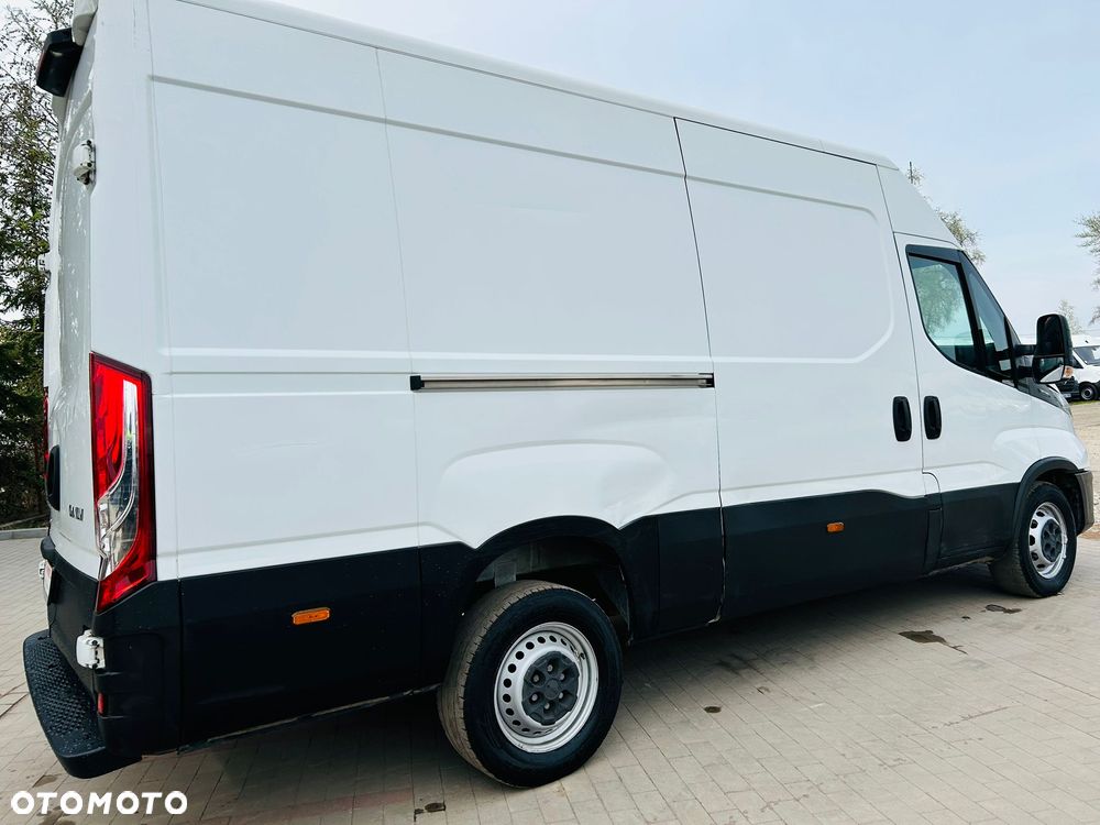 Mercedes-Benz Sprinter - 11