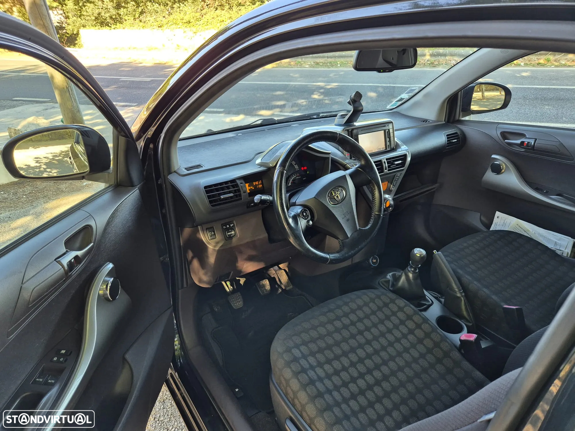 Toyota iQ 1.4 D-4D 2 NAVI+Bluetooth - 10