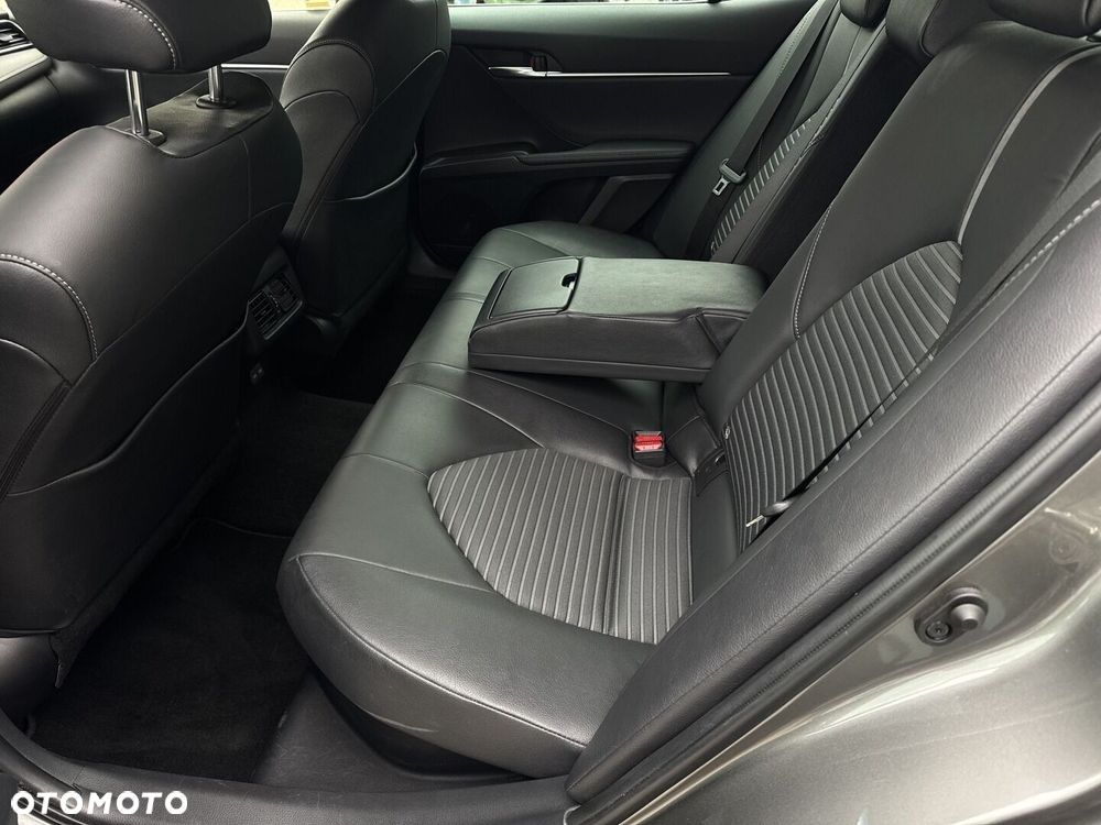 Toyota Camry 2.5 Hybrid Prestige CVT - 32