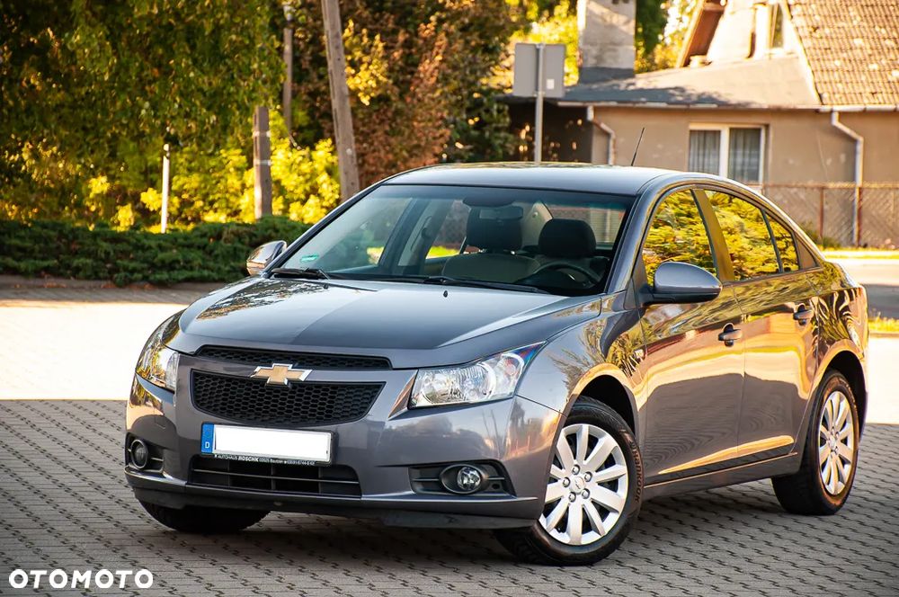 Chevrolet Cruze 1.6 - 8