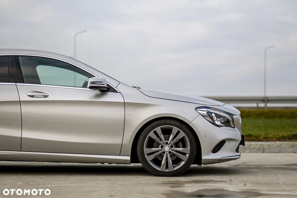 Mercedes-Benz CLA 180 7G-DCT Peak Edition - 12