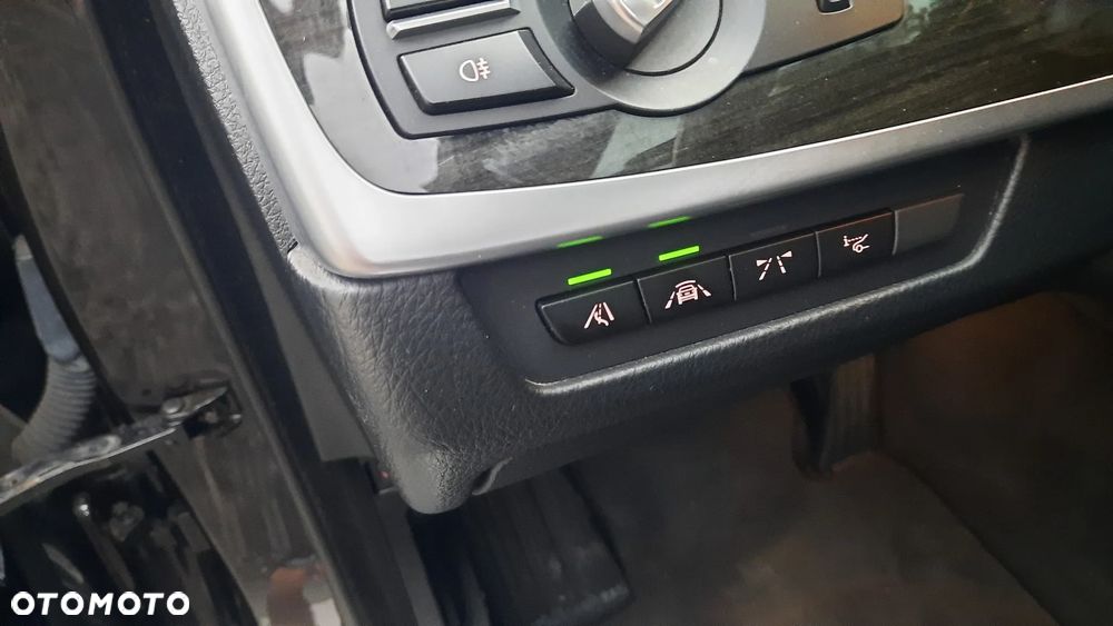 BMW Seria 5 530d xDrive - 13