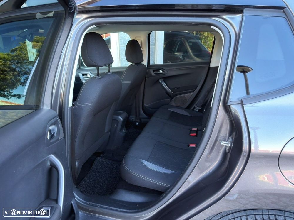 Peugeot 2008 1.6 BlueHDi Style - 7