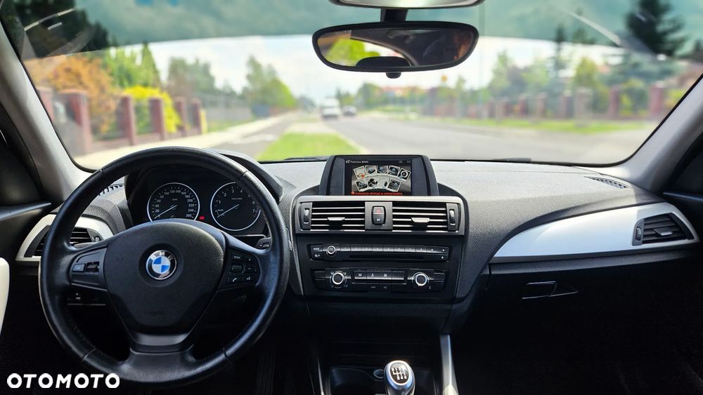 BMW Seria 1 114i Sport Line - 26