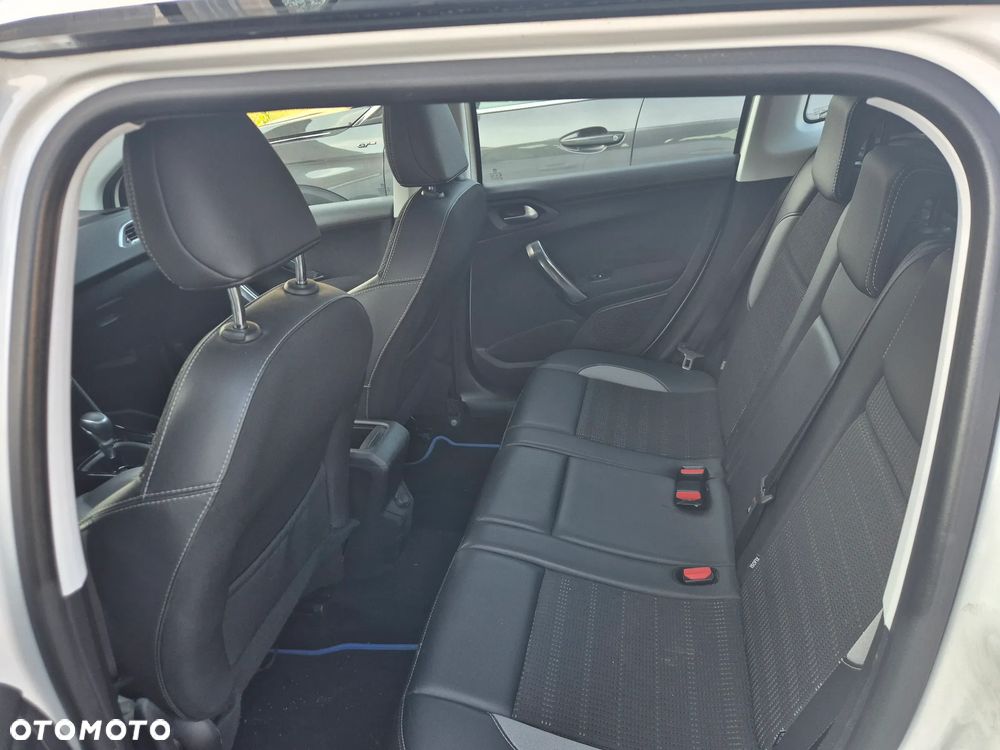 Peugeot 2008 1.2 Pure Tech GPF Allure S&S EAT6 - 14