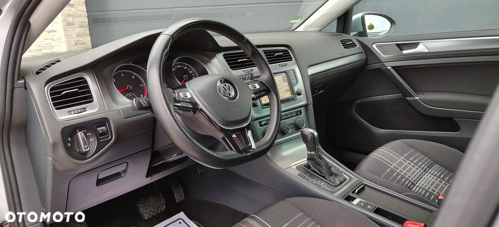 Volkswagen Golf 1.6 TDI BlueMotion Technology DSG Lounge - 17