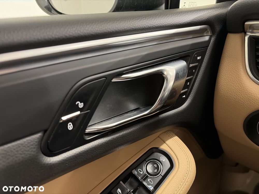 Porsche Macan Standard - 15