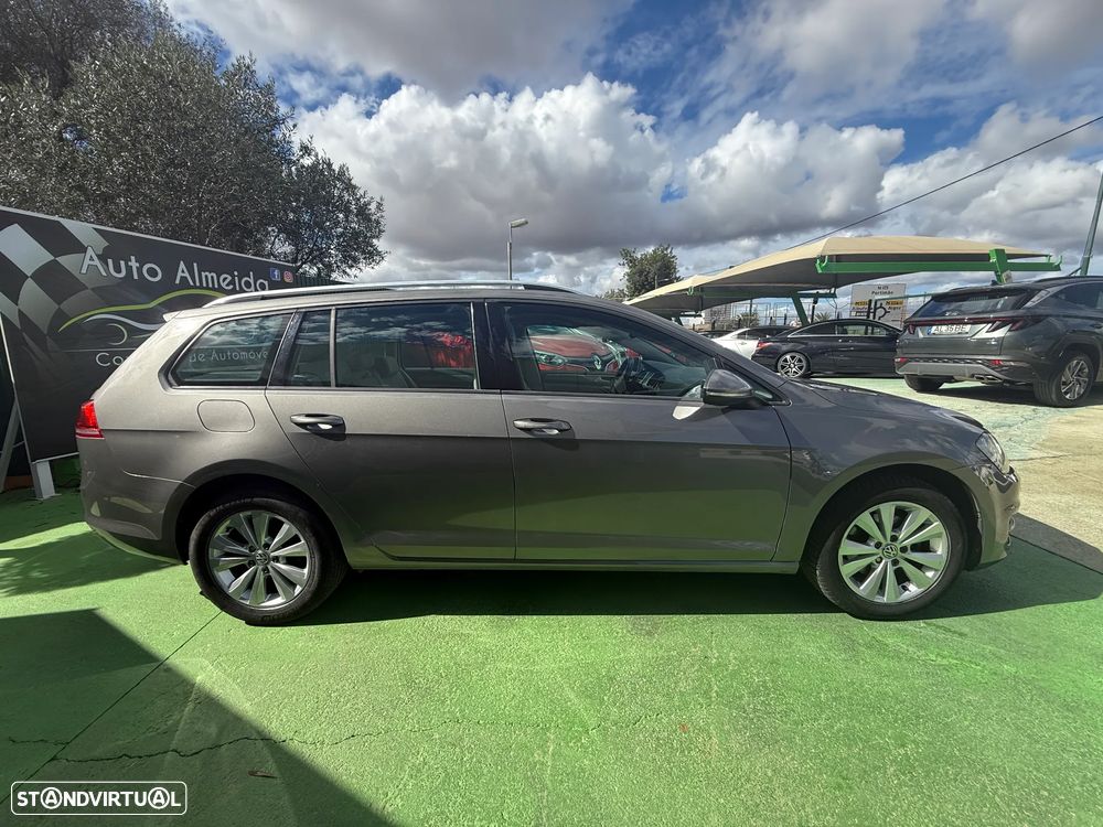 VW Golf Variant 1.6 TDi Confortline DSG - 11