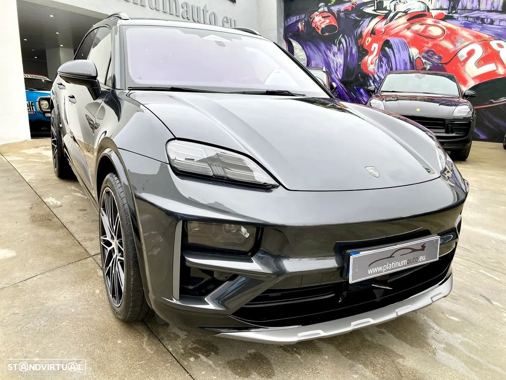 Porsche Macan Electric Turbo - 41