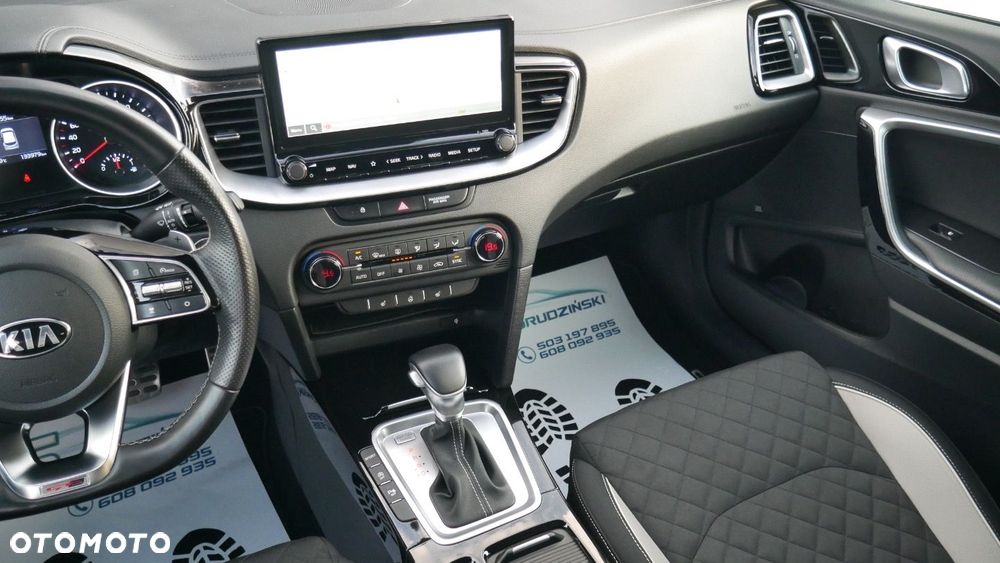 Kia ProCeed - 13