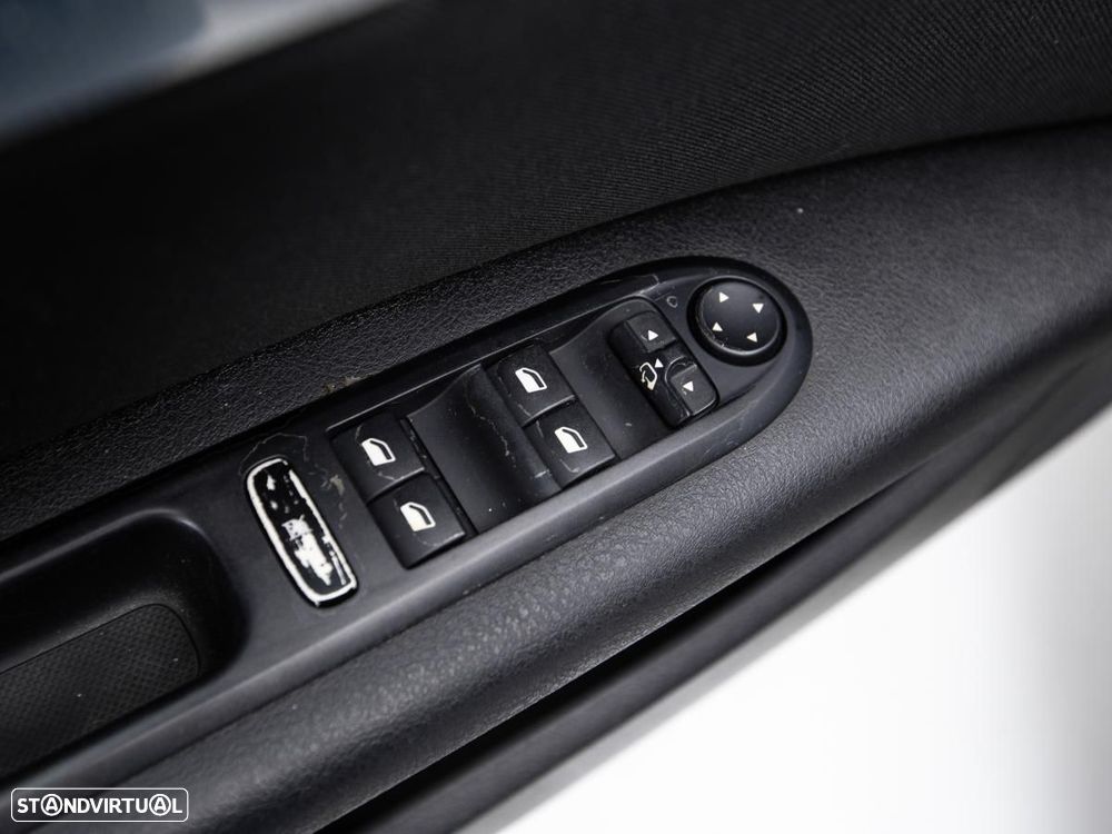 Peugeot 407 SW - 10