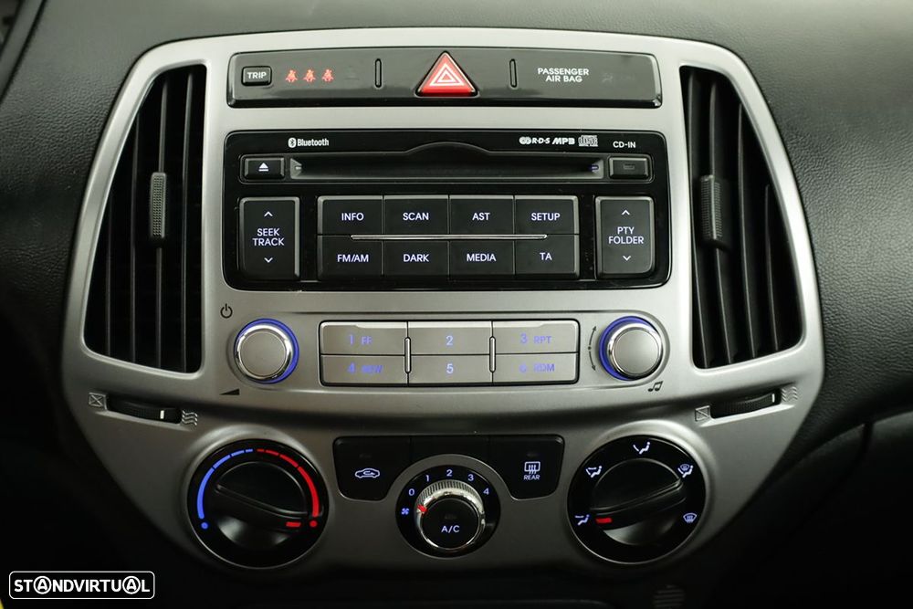 Hyundai i20 1.2 Blue Comfort+Pack Look+JLL16 - 10