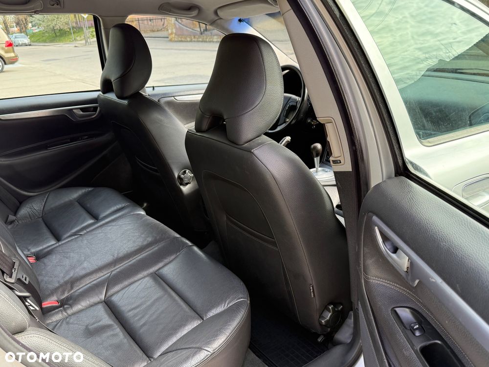 Volvo V70 2.4 Premium - 11