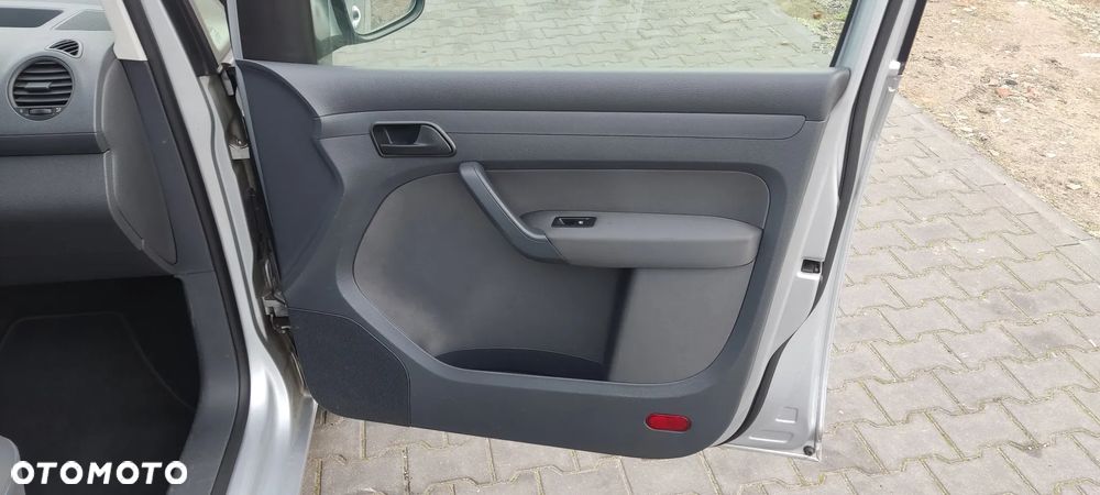 Volkswagen Caddy Comfortline Mixt DSG - 25