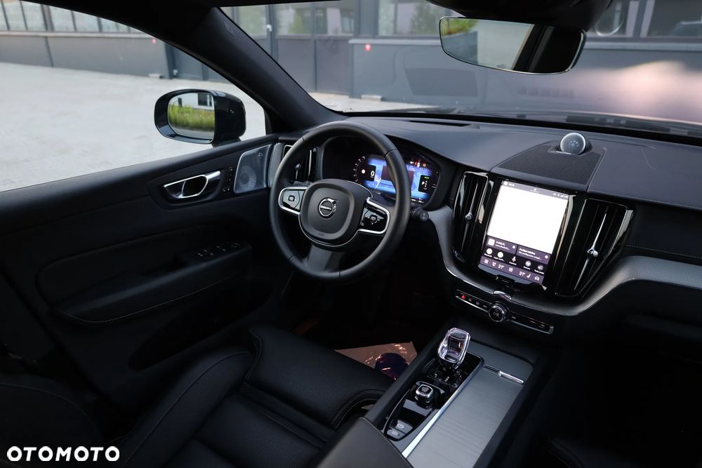 Volvo XC 60 T8 AWD Ultra Black Edition - 28