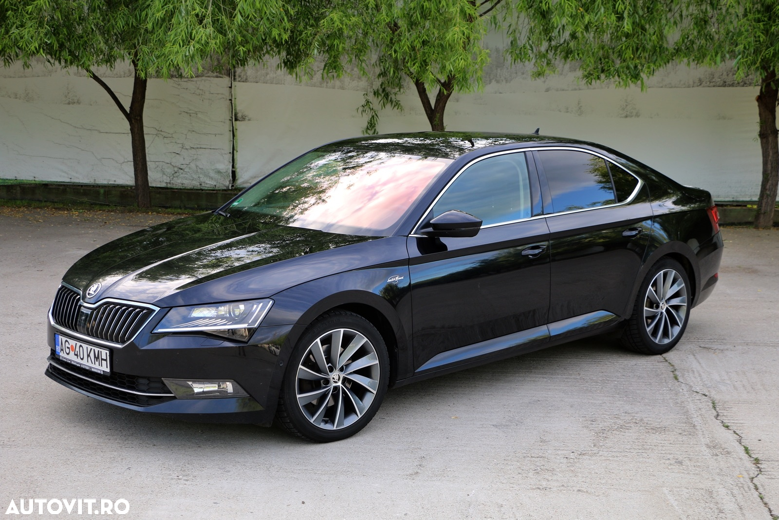 Skoda Superb 2.0 TDI DSG Laurin & Klement - 16