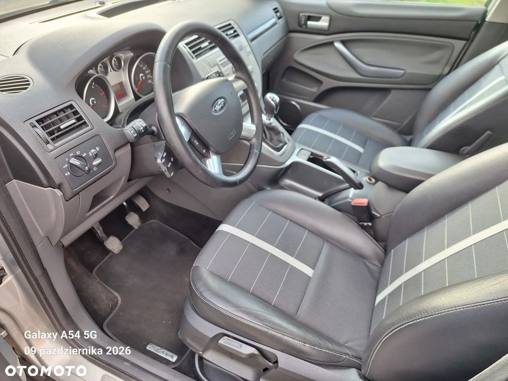 Ford Kuga 2.0 TDCi Titanium - 25