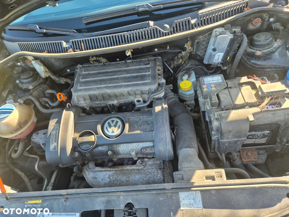 Volkswagen Polo 1.4 16V Comfortline - 3