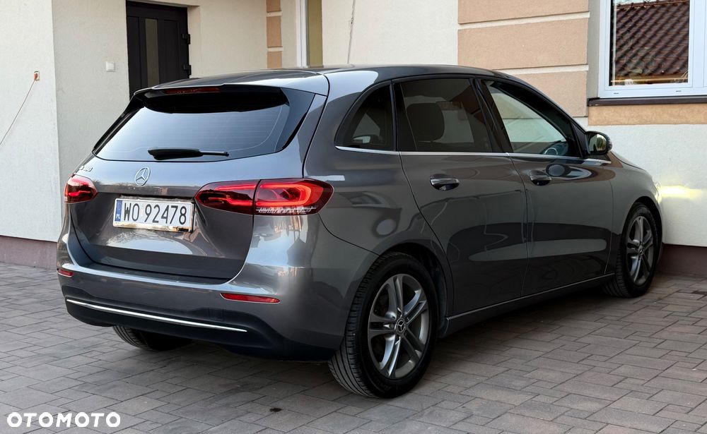 Mercedes-Benz Klasa B 180 7G-DCT Progressive - 22