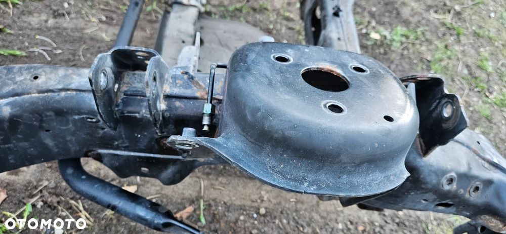 RAM 1500 V 5 2019- 4X4 5.7 HEMI QUAD CAB 1,5 Big Horn Rama samonośna Podwozie Poduszka ramy Osłona zbiornika Obudowa 52029964ac Przewód hamulcowy pompy ABS Instalacja ramy Wiązka kable Ucho Hak przedni Mocowanie 68323651AA 68323650AA - 16