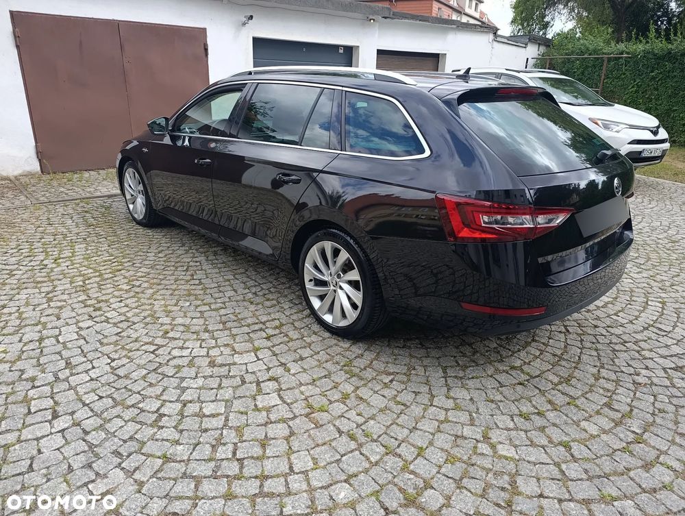 Skoda Superb 2.0 TDI 4x4 L&K DSG - 12
