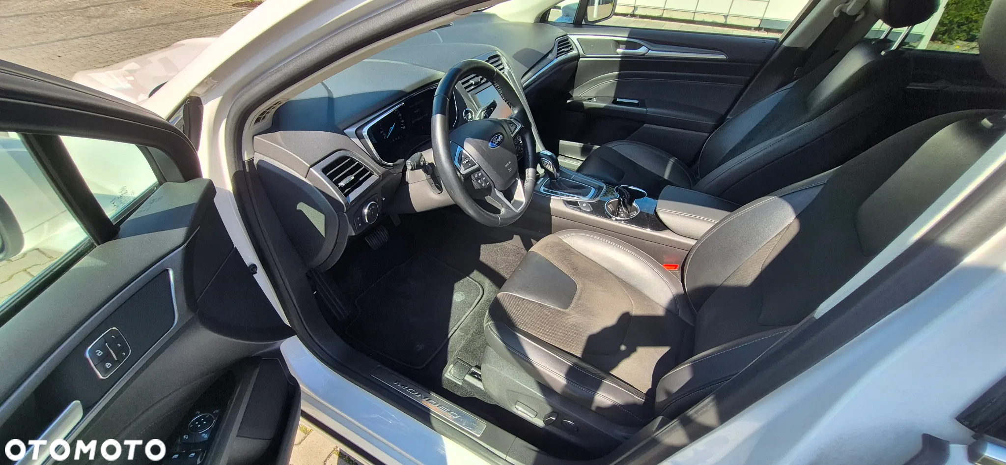 Ford Mondeo 2.0 Hybrid Titanium - 11