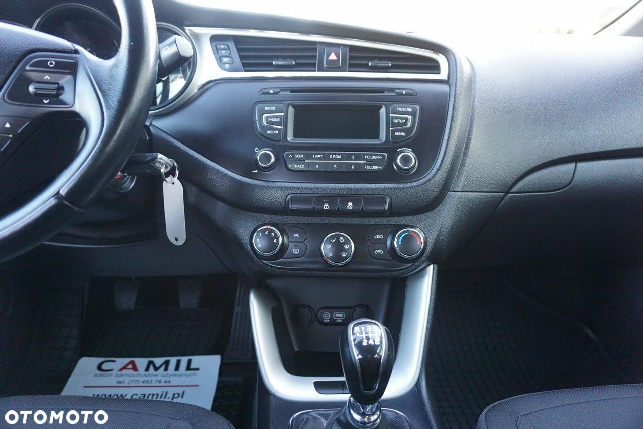 Kia Ceed - 13