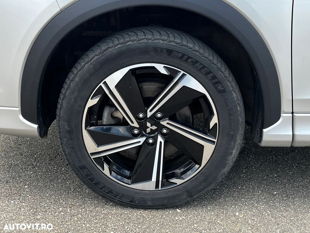 Mitsubishi Eclipse-Cross - 27