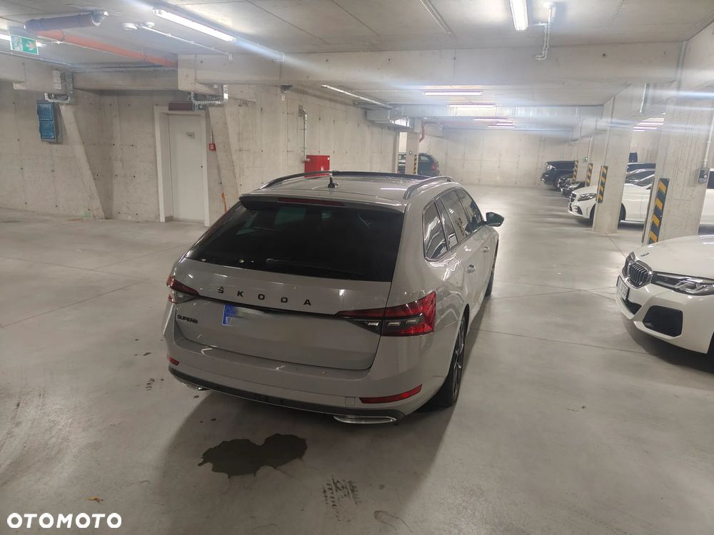 Skoda Superb 2.0 TDI DSG Sportline - 2