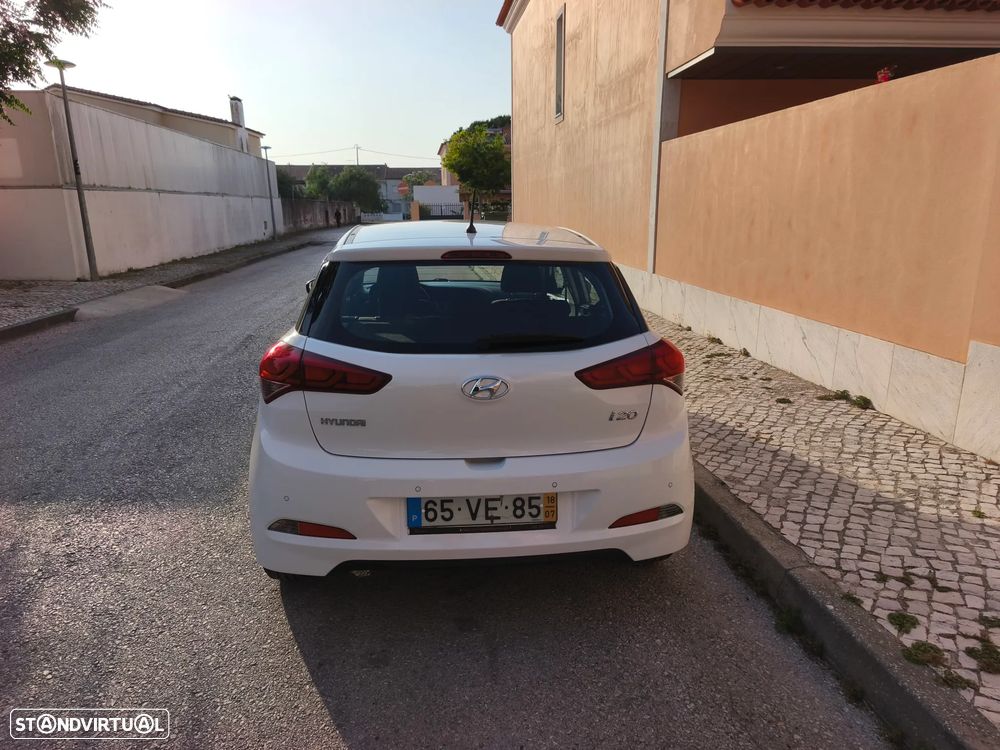 Hyundai i20 1.1 CRDi Access+Bluetooth - 5