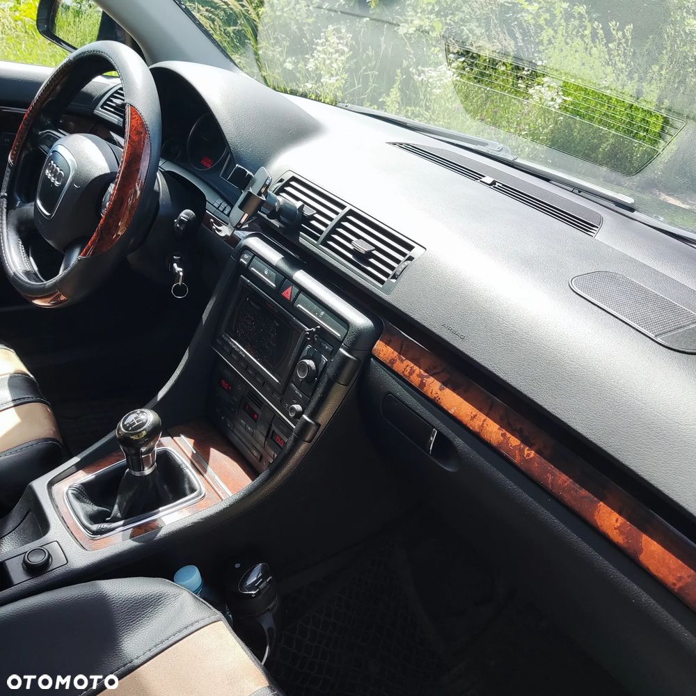 Audi A4 Avant 2.0 TDI - 9