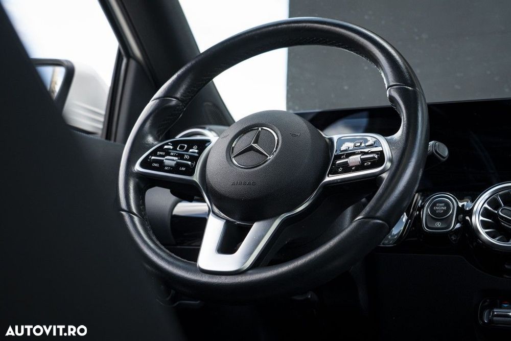 Mercedes-Benz GLA - 16