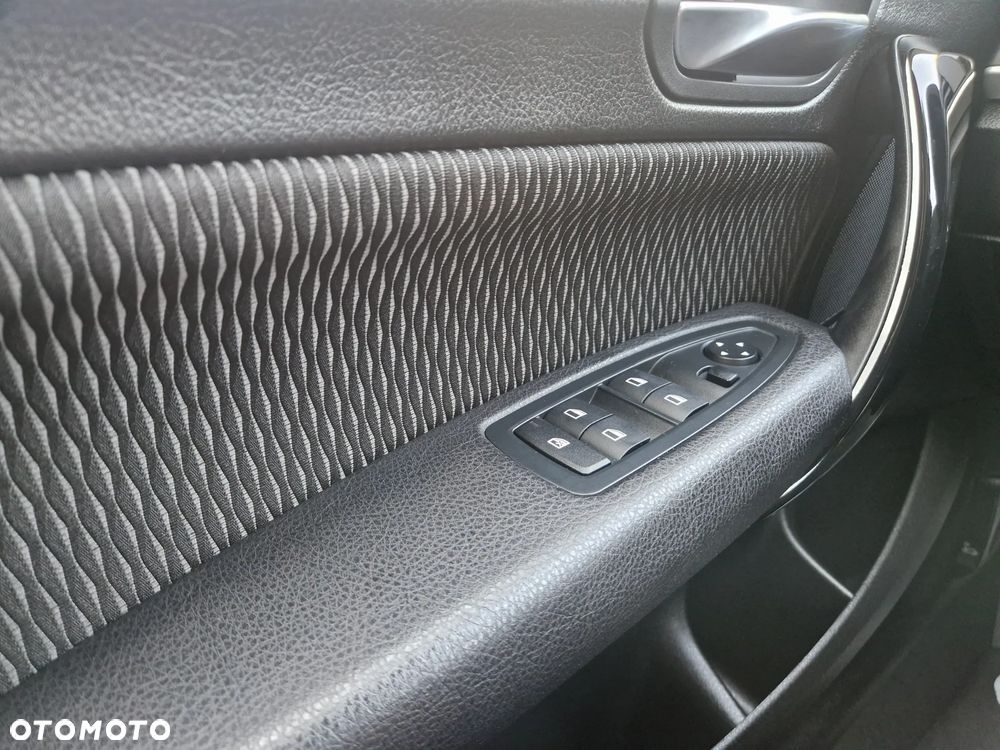 BMW Seria 1 120d Sport Line Shadow - 12