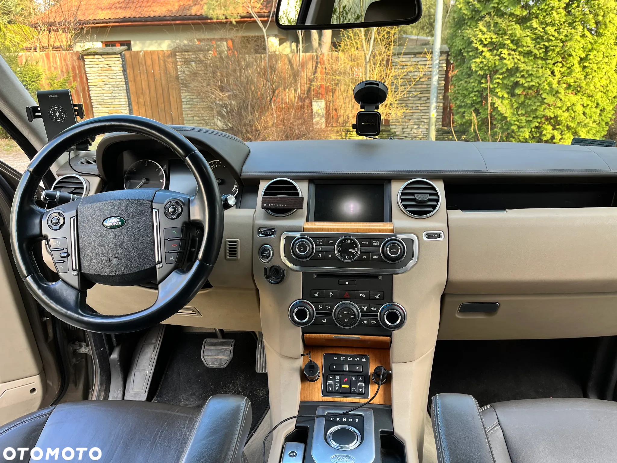 Land Rover Discovery IV 3.0SD V6 HSE - 27