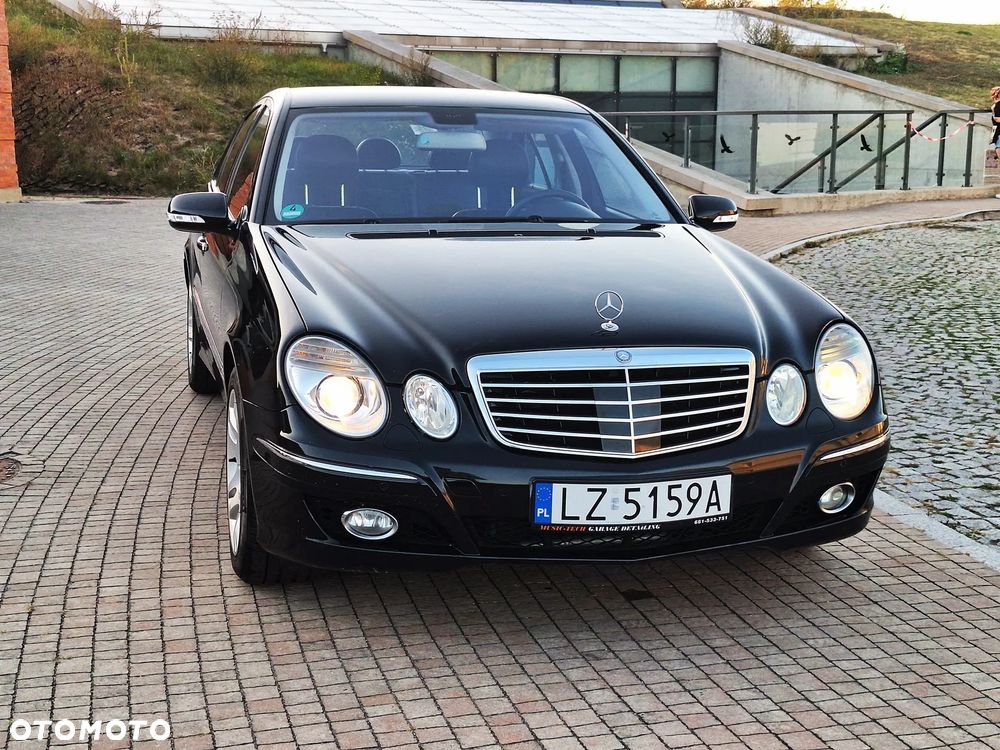Mercedes-Benz Klasa E 500 Elegance - 32