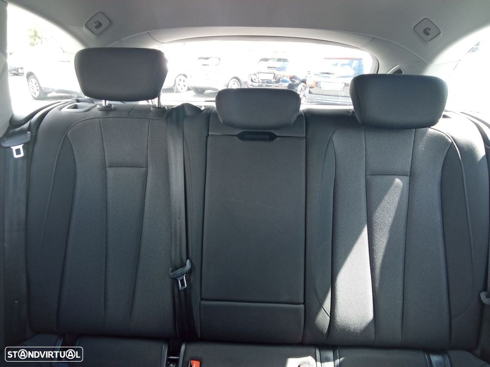Audi A4 Avant 35 TDI Advanced S tronic - 28