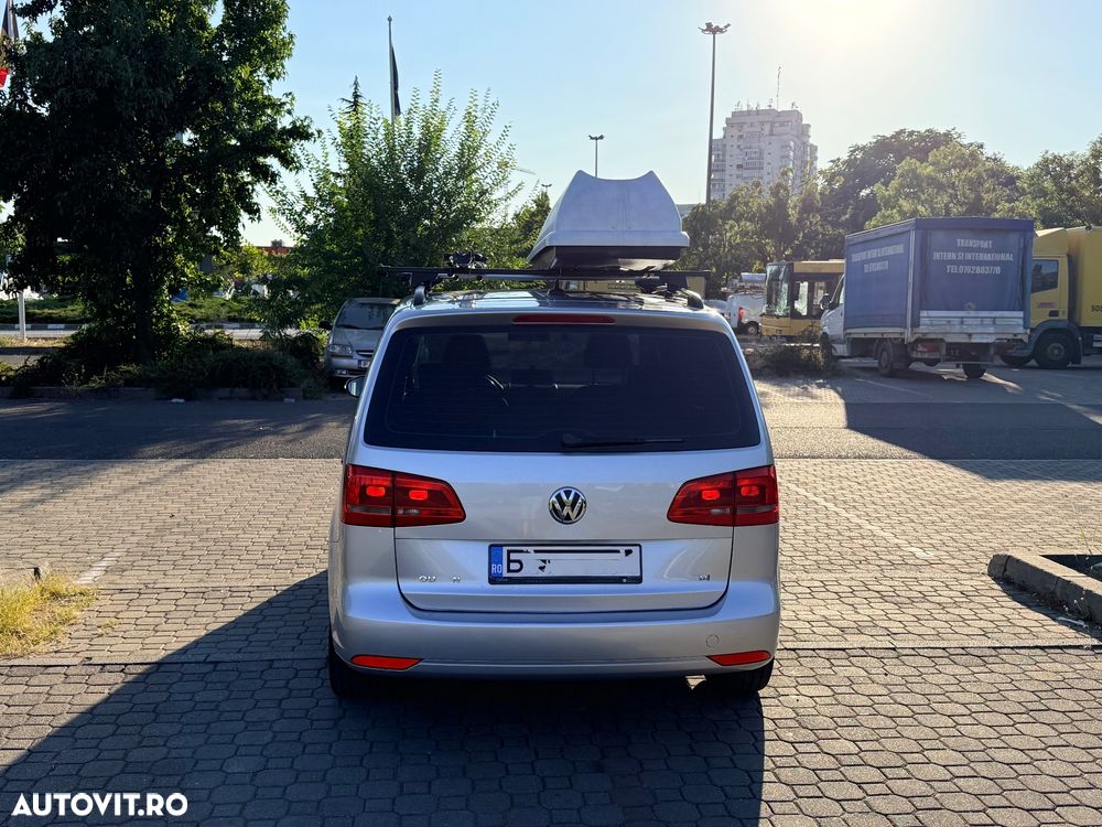 Volkswagen Touran 1.6 TDI DSG Trendline - 6