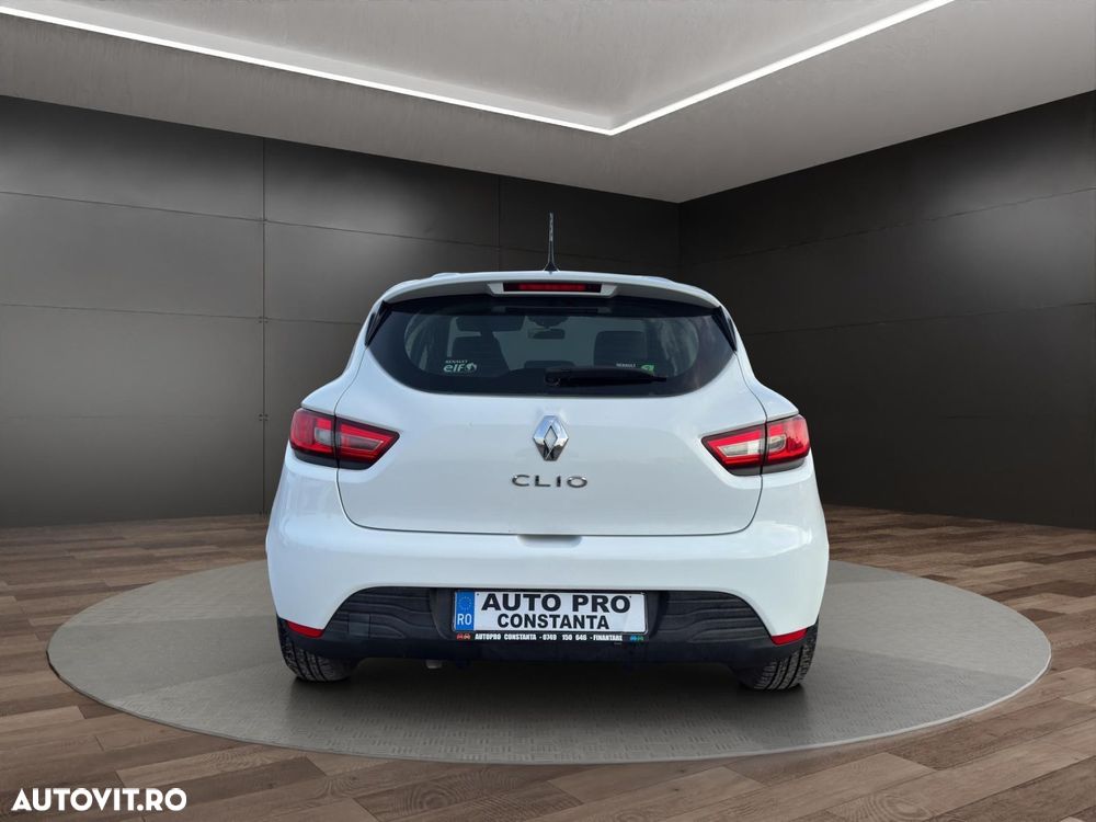 Renault Clio - 15