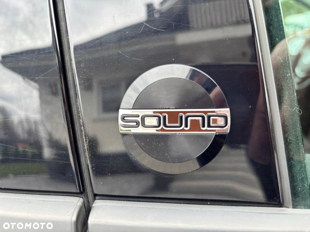 Volkswagen Touran 1.2 TSI (BlueMotion Technology) SOUND - 35