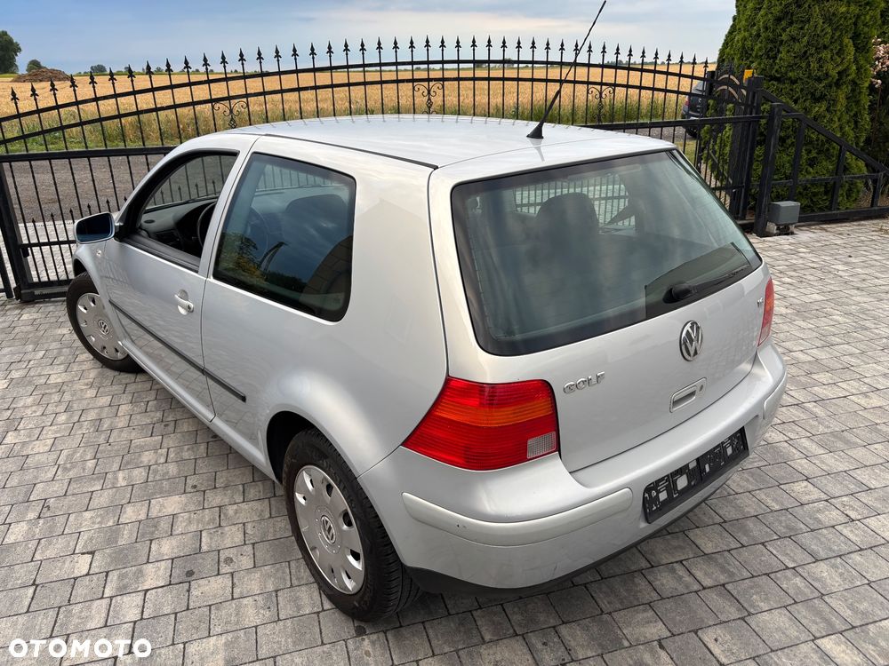 Volkswagen Golf 1.6 Trendline - 5