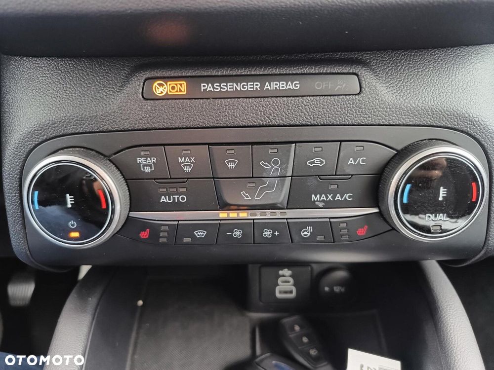 Ford Kuga 1.5 EcoBoost FWD Titanium - 26